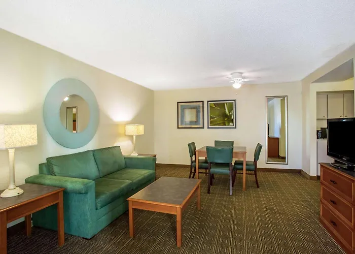 Hotel La Quinta By Wyndham - Hood 3*