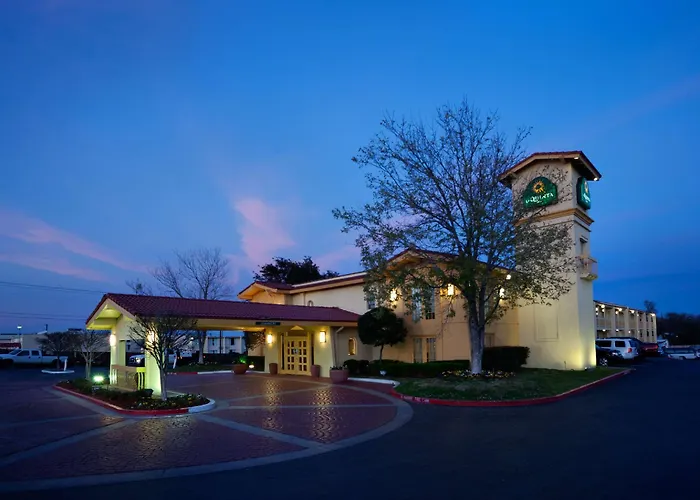 La Quinta By Wyndham - Hood