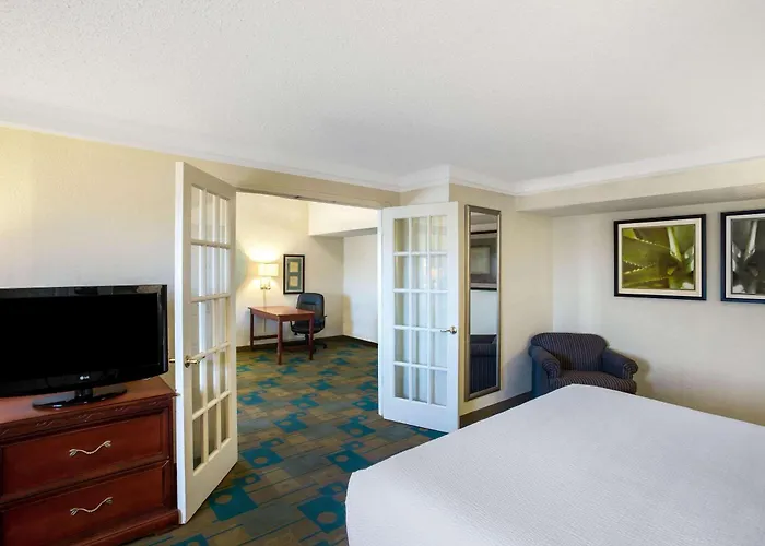 La Quinta By Wyndham - Hood