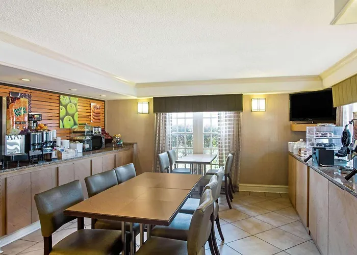 Hotel La Quinta By Wyndham - Hood 3*