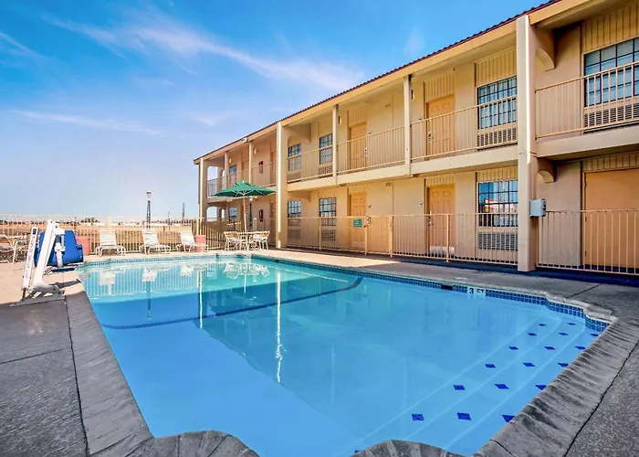 La Quinta By Wyndham - Hood Hotel