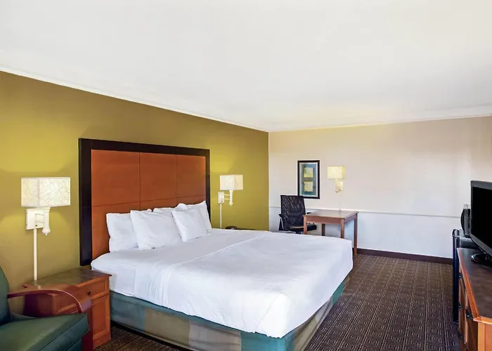 La Quinta By Wyndham - Hood Hotel 3*